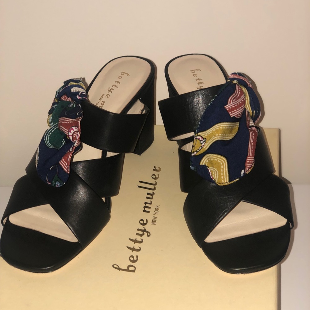 Bettye Muller New York Women’s shoes sandals size 8.5 M used